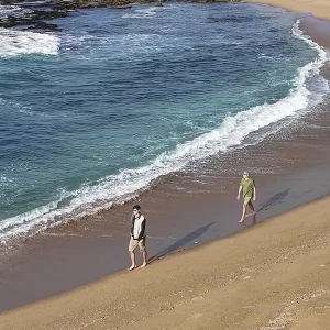makakatana-beach-days